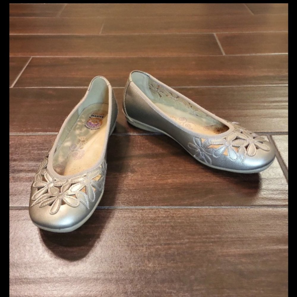 8 Earth Spirit Pewter Floral Ballet Slip on Flats